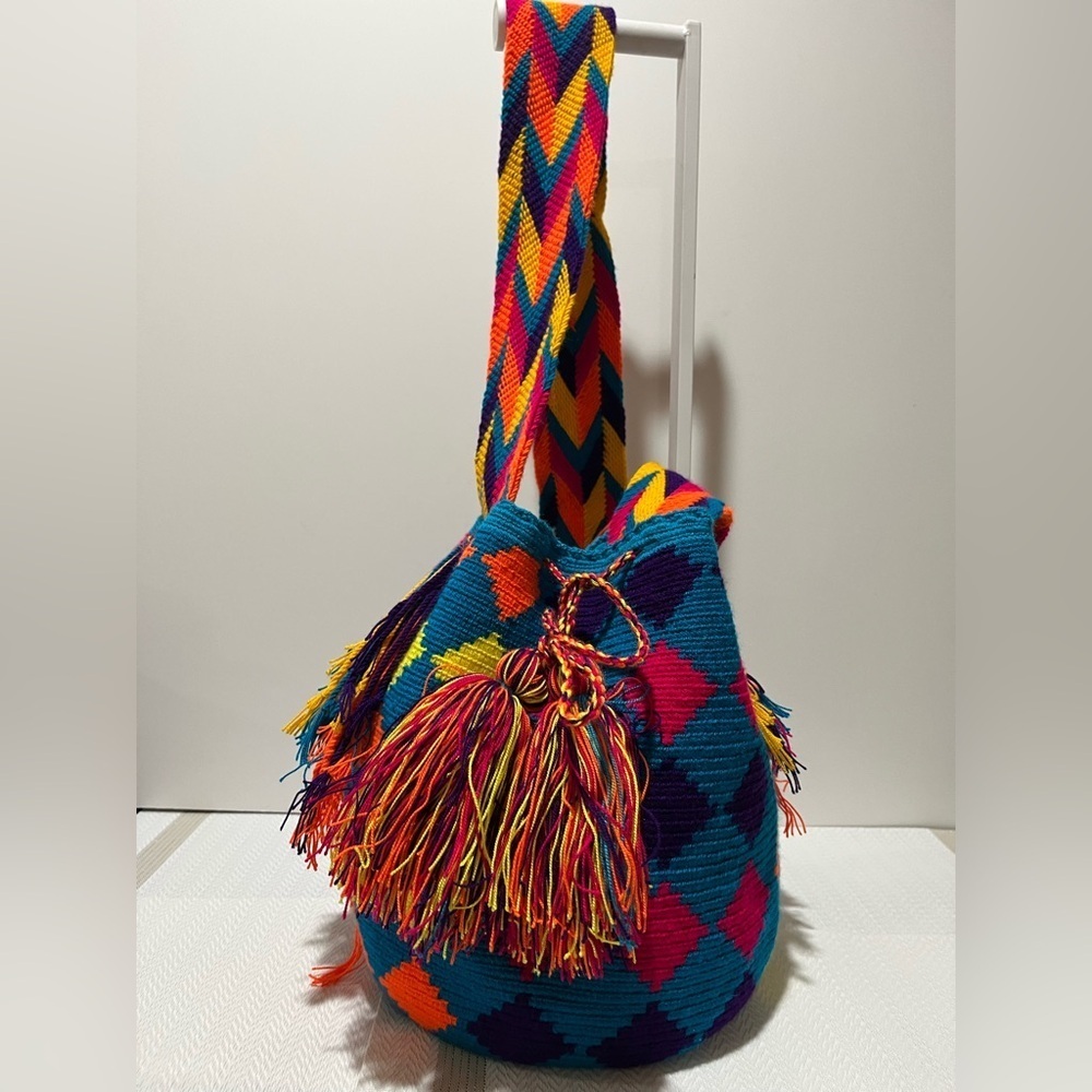 Traditional mochila Wayuu multicolor, hand, woven handmade beach bag summer